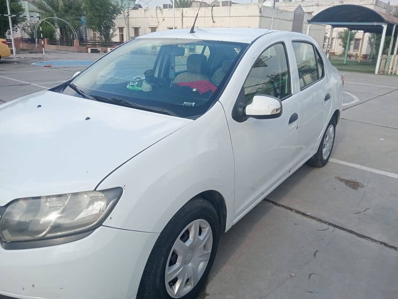 السلام عليكم  رينو سمبل موديل 2017 بيها تبديل باب الوراء السائق على وضع الشركه السياره جديده
كير محرك تبريد مكفولات 
 الموبايل*********** العنوان طالبيه قرب اداره واقتصاد السعر 82
((مكلف بالنشر )) المدائن, بابل
