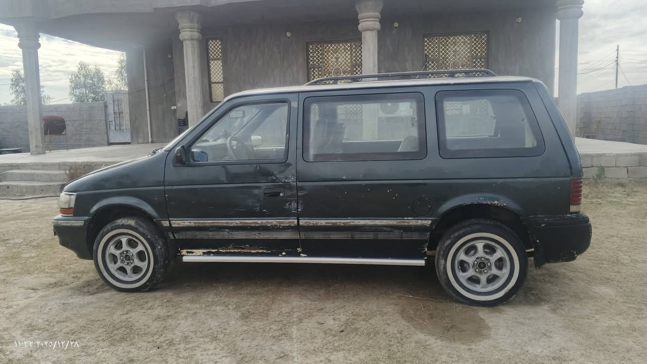 السلام عليكم ورحمه الله وبركاته
من رخصت الادمن سياره البيع دوج كلسلر  7 راكب       موديل1993
 مابيه اي نقص حديدية جديد تأيرات جديده 
محرك 3.3 كهربائيات شغاله رقم الانبار بسمي 
سنويه 2023.1.8 تنتهي 2026.11.22
ابوغريب خان ضاري  تواصل علا هاذه رقم ***********
