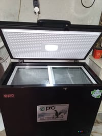 ثلاجة • ١٠قدم • مستخدمة شهر