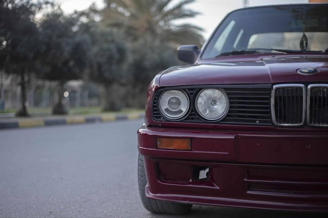السلام عليكم
BMW 316 اصل زعرة
كير عادي جاترك نمرة طويلة 
مكينة اربعة فل شرط
رقم نينوى جديد(سنوية- هزة - فحص -شرعي موجود)
سيارة صبغ بلادي ممصبوغه ومابيها قطرت معجون وبدون خياس
 كهربائيات شغاله كاملة 
رقم.  *********** واتساب
