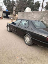 سياره للبيع بئم دبليو 730موديل1992بلاديه أي نقص مابيهه رقم انكيزي سنوي...