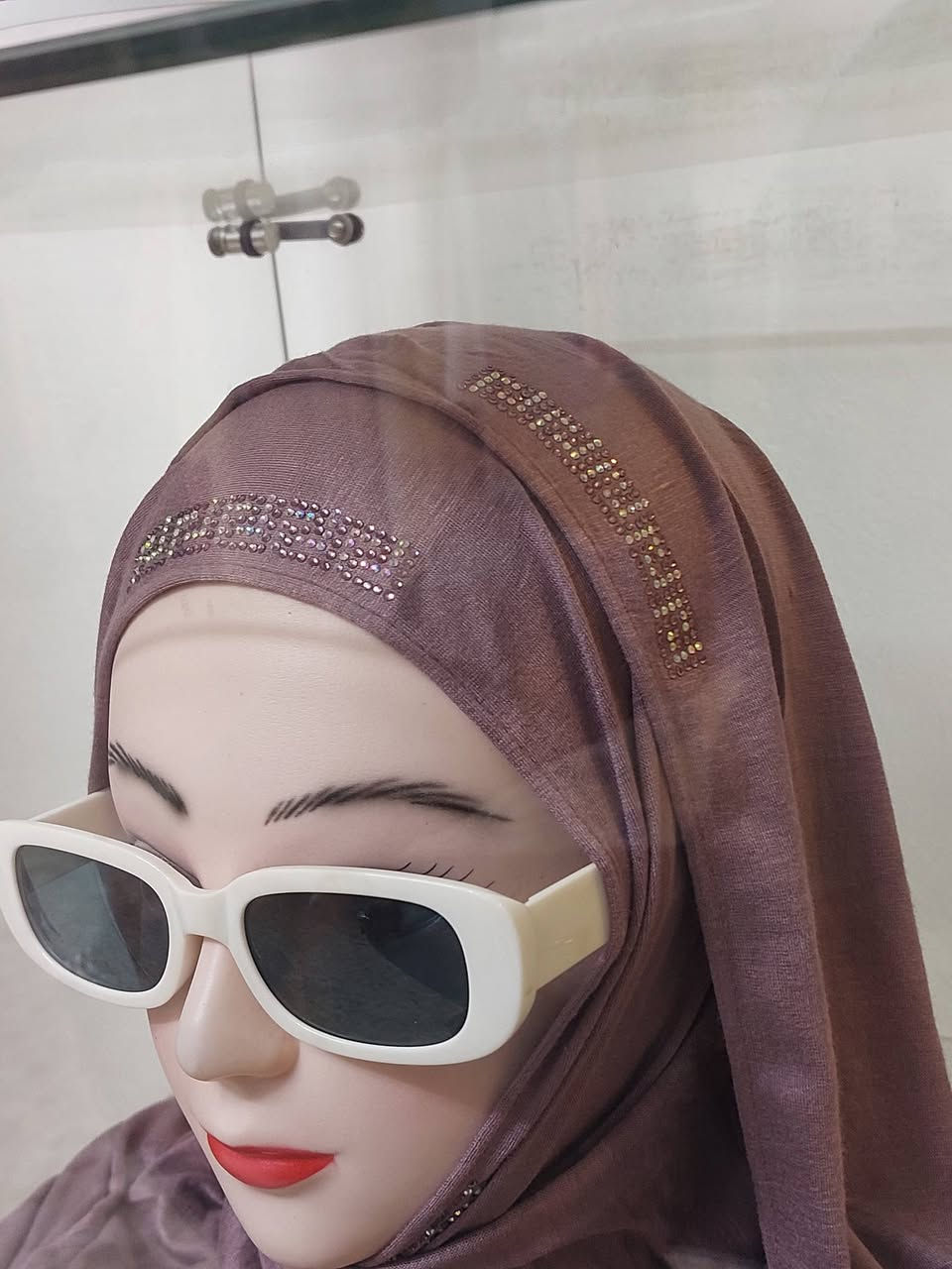 ✨ وصلتنا تشكيلة جديدة ✨
🔹 شيلة فانيلة دبل ستريج
متوفرة بنوعين:
💎 بستراس – نقشة جميلة ولمعة ناعمة تضيف فخامة للإطلالة
🌸 بدون ستراس – ناعمة وبسيطة تناسب اللبس اليومي
✔️ خامة لطيفة ومريحة
✔️ ألوان حلوة ومتنوعة
✔️ مناسبة لكل الأذواق
📍 متوفرة الآن في
حجابات وكوزمتك الهادي  
📍 العنوان: بابل – الحلة – البكرلي
الفرع المجاور لمدرسة بردى
📞 واتساب: ***********
🌷 أهلاً وسهلاً بكم، نورتونا 🌷
