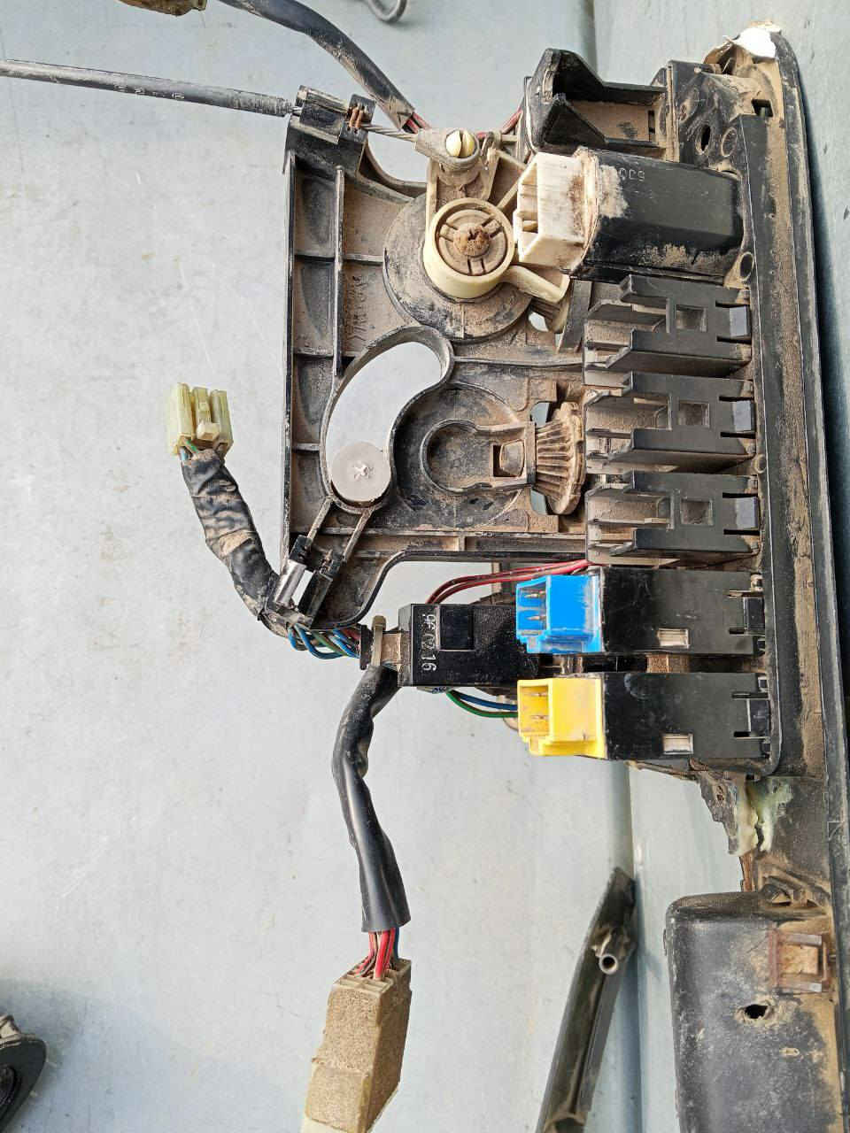 دشبول سيفيا كامل للبيع السعر ١٢٠ وبيه مجال مكاني المحاويل المشروع ***********
