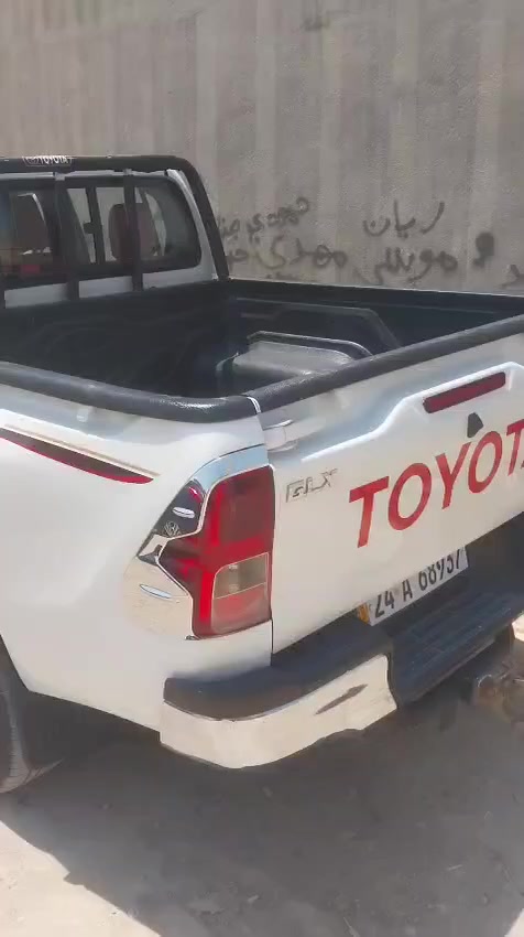 سلام عليكم بيكم تيوتا هايلوكس رقم دهوك للبيع ٢٠١٨ مواصفات سعوديه دفع رباعي ماشيه ١٦٢ السياره مكفوله ماعدا كم رعصه بيه للتواصل على الرقم 0771 383 01422
***********
