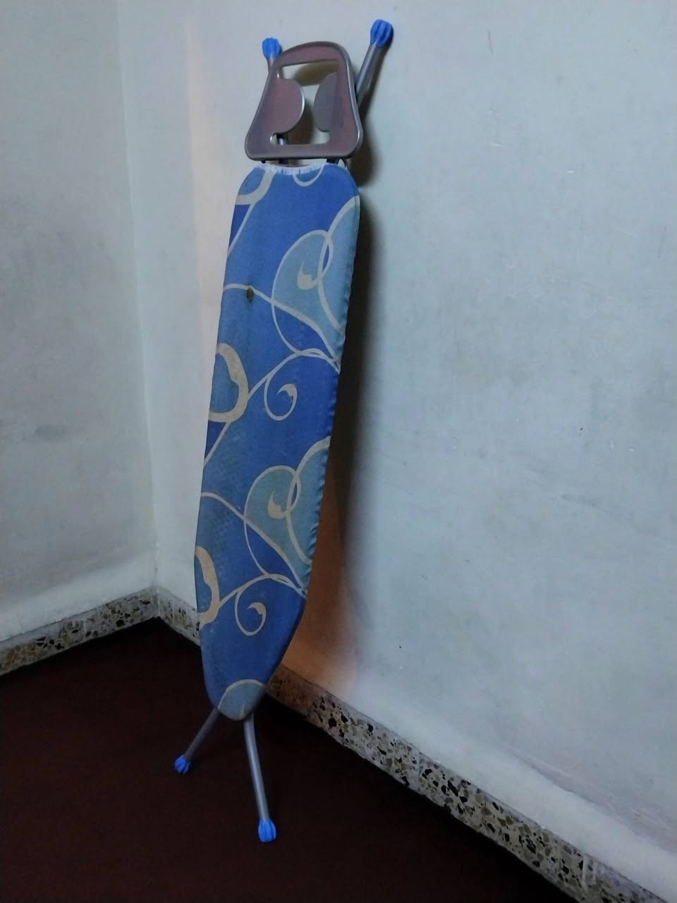 أغراض للبيع بسعر مناسب للاستفسار الاتصال على الرقم (***********) او يراسل عل خاص
