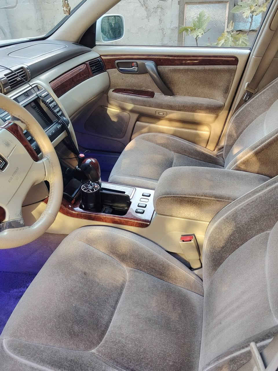 ملكه كراون مديل 2003
شاصي 75 ديفور الكبير
مدفوع كمرك وضريبه
كرستال اصل 3 دكم
السعر 115 وبيها مجال
***********
