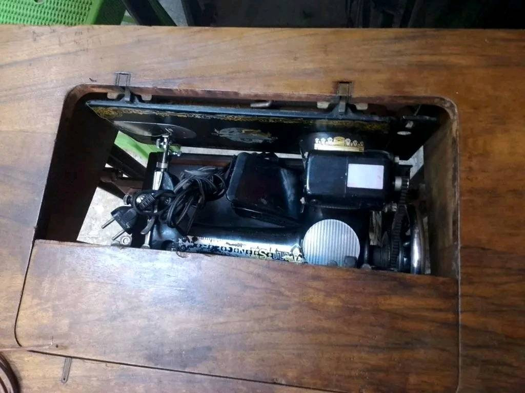 مكينه سنكر بريطاني اصلي مع ميزها اصلي من قديمات نظيفة كلش تشتغل على رجل وعلى كهرباء السعر 150 العنوان بغداد القاهرة متوفر توصيل كل محافظات العراق للحجز خاص


**إذا كنت صاحب هذا الإعلان وتريد حذفه لأي سبب، رجاءا أرسل رسالة إلى الدعم الفني**