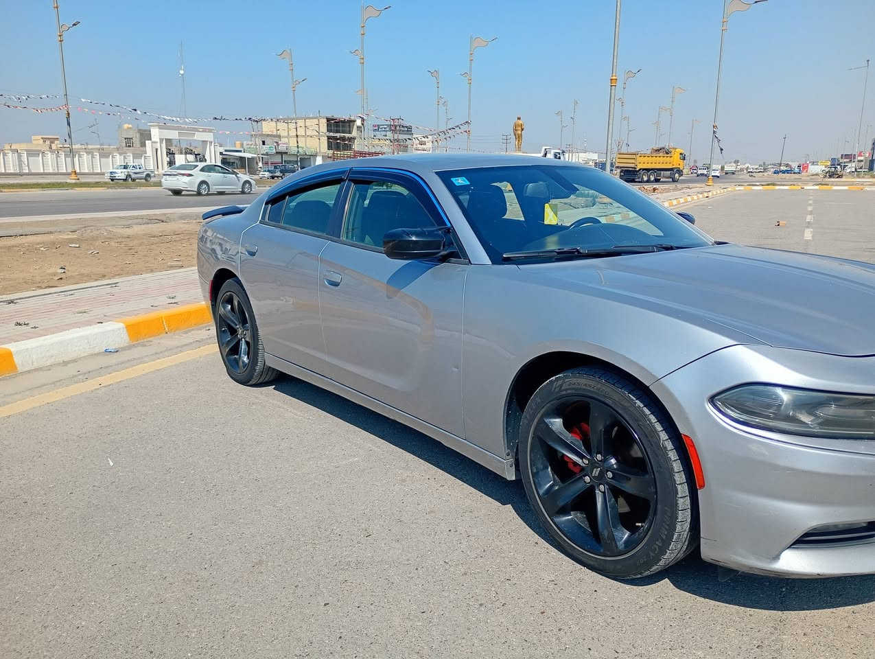 السلام عليكم للبيع جارجر م2015 بيها بونيد وجاملغ تبديل بيها بابين كلير السيارة حلوه وجاهزة من كولشي مابيها نقص برغي سنويه 2030 وهزة جديده السعر 150 عنوان واسط الصويرة فلكه الزعيم ***********
