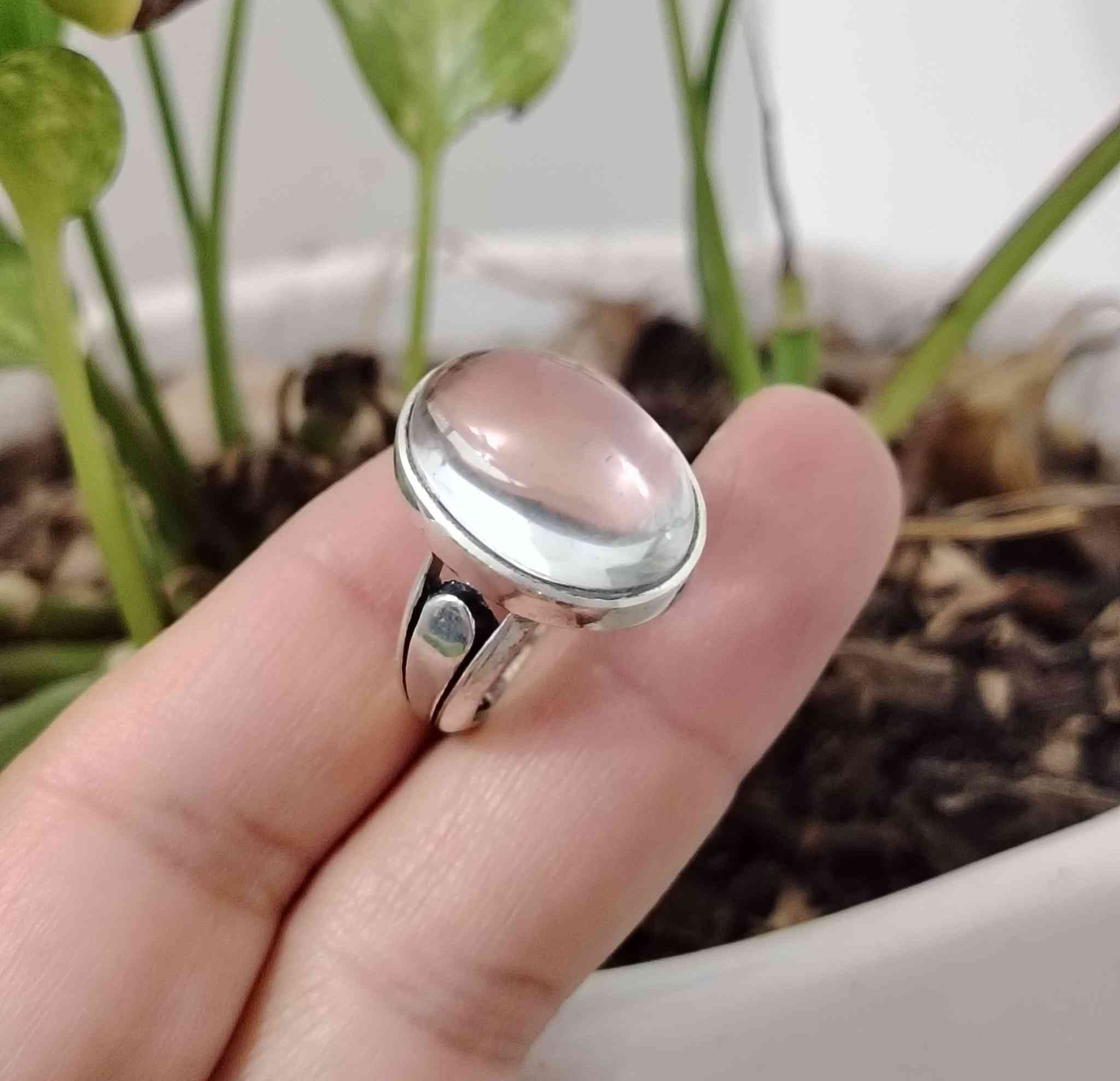 خاتم من حجر الدر النجفي الأصلي الصافي
صياغه ثقيلة وجميلة فضه عيار ٩٢٥
يوجد توصيل إلى جميع المحافظات
التواصل ع الخاص او ع الواتساب ***********
