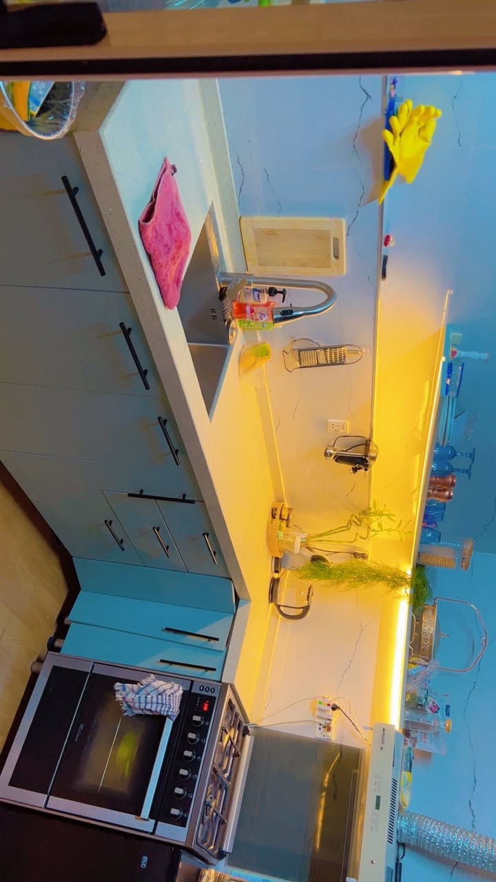 كاونتر تركي خارج HDF وداخل MDF تصميم زاوية حديث عند شركة اديكو خشب مرمر طبيعي وسنك  وخلاط ورف وانارة مخفية بروفايلو جديد بعده بالضمان لمدة ٥ سنوات  لون جدا مميز
سويته بمليون و٧٥٠ ويا الطباخ ميلانو ايطالي ومرشحة نوال
قياسة مترين و٨٠سم


**إذا كنت صاحب هذا الإعلان وتريد حذفه لأي سبب، رجاءا أرسل رسالة إلى الدعم الفني**
