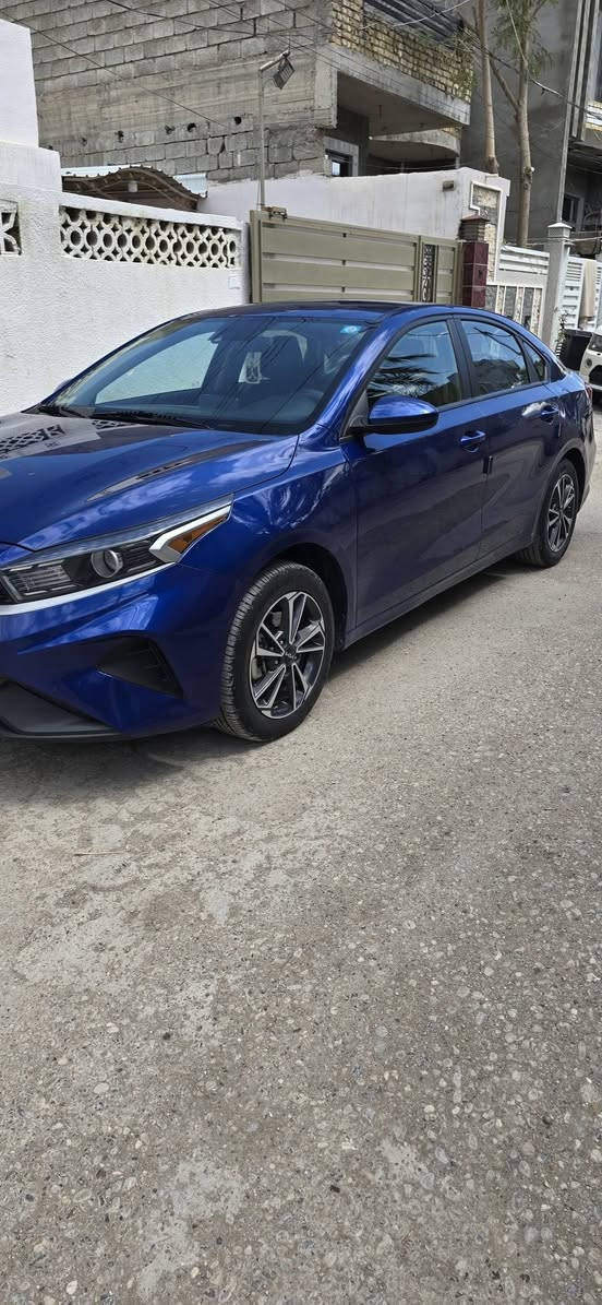 السلام عليكم فورتي LX موديل 2024 رقم بغداد انكليزي بسمي تحويل ثاني يوم وارد امريكي ضرر ماله جنطه وجامرلغ الخلفي اليمنه واليسره بارد بدون دواخل بدون ايرباك سونار ماله موجود باقي سياره مكفول ليبل واحد  ماشيه 48 الف ميل نص موصفات فول تحكم ستيرن رادار
السعر 140 وبيه مجال جدا بسيط مكاني ديالى بعقوية 
للاستفسار ***********
