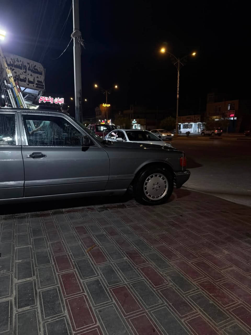 مارسدس موديل 1987
لون رصاصي رقم بغداد  انكليزي  جديد جامبو باب قصير 
تبريد توني شاد منضومه جديده  تبريدك ثلج شرط الفحص ونطيك غراض تبريده القديم موجود 
تخم تاير جديد  نقصه بوليش فقط 
مكانه كربلاء  السعر 165$وبيه مجال كلش قليل مراوس هم اراوس عادي 
***********
