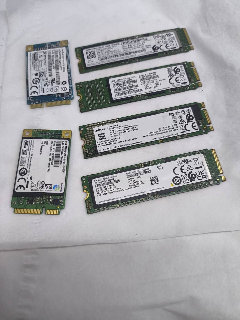 وصلت دفعة جديدة من قطع اللابتوبات الأصلية 🔥
💾 رامات لابتوب أصلية ✅ DDR3 ✅ DDR4 ✅ DDR5
📦 سعات مختلفة: ✔️ 4GB ✔️ 8GB ✔️ 16GB ✔️ 32GB (حسب التوفر)
⚡ هاردات SSD M.2 أصلية ✅ SATA & NVMe 📀 سعات 128GB | 256GB | 512GB (حسب التوفر)
💯 جميع القطع مفحوصة ومضمونة على التشغيل. 🔧 مناسبة لترقية أغلب أجهزة اللابتوب وزيادة السرعة والأداء.
🚚 شحن إلى جميع المحافظات 
بيع مفرد وجملة بأسعار منافسة.


**إذا كنت صاحب هذا الإعلان وتريد حذفه لأي سبب، رجاءا أرسل رسالة إلى الدعم الفني**