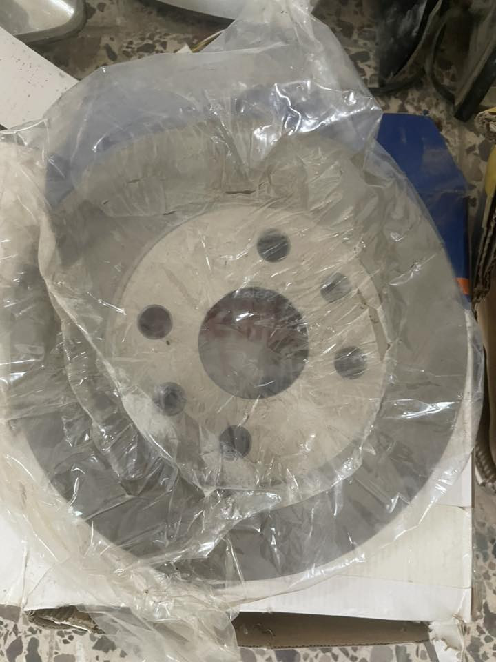 غراض بي واي دي اف ثري. جدد كلهن على زوج جدد. فقط اللايتات اثنينهن يمنى. السعر 100 الف مكاني بغداد. ***********
