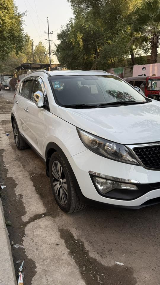 السلام عليكم 

سبورتج موديل 2016 خليجي جديده ماشية 72 حقيقي

مكفولة كفالة عامة  
(عده بارد بالجاملغ الامامي بدون صبغ وبدون دواخل ورصعة بالتكمة  )

ما بيها اي نقص مال جناي تخم تاير جديد

رقم بغداد 
تحويل مباشر

محرك 2000 دوش المرغوب

حساسات خلفية
مري كهرباء شفط واشارة

نظام ECO و abs

مانع انزلاق

كامرة خلفية

تبريد ثلج

تخم تاير جديد

باتري جديد 

تحكم كل الجهات 
ويلكب ويدات نيكل 

السيارة حلوة ونظيفة وما متعوبة 
واحلى من الصور بهواي 

مكانها بغداد

للأستفسار أكثر الاتصال على 

***********
