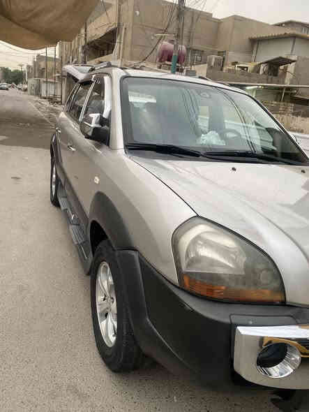 سلام عليكم ..توسان 2009 للبيع (وارد كوري ) 
-السياره ع ايدنه الله شاهد من 2009 لحد الان 

- فول مواصفات عدى البصمه 

-مكينه (2000) vvt دوش 

-اشاير صفح 

_منضومه زنون اصليه كامله هيه ولبلوجكتر تعمي 

- مري شفط

-فتحه سلايت قماره 

-شاشه وتحكمات صفح حاكيه وبلوتوث 

- كشنات والداخل جلد 

- تبريد خير من الله ثلج وتدفئه هم 

- السياره بدون صبغ ولاضربه عدى باب السايق بي طخه كلش بسيطه وتعدلت بارد صغيره 

-ولا قطره جراد شرط الفحص 

-السياره ماشيه 100 حقيقي وين متريد افحص 

-عليها سستم سماعات سبورتج 2020

-حساسات خلفيه ( بك ) 

-ملاحضه :- كيرها تبدل قبل سنتين بسبب واحد مو ابو مصلحه ورطنه وخلانه نبدل لبلادي 

- مكاني بغداد البياع ***********–0781567023

-

اتصال فقط خاص ماجاوب
