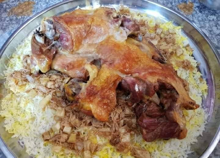 السلام عليكم شباب اني شيف مصلاوي سكني بغداد خلفه كص وطبخ عام ومقبلات محتاج شغل رقم. /***********/***********

