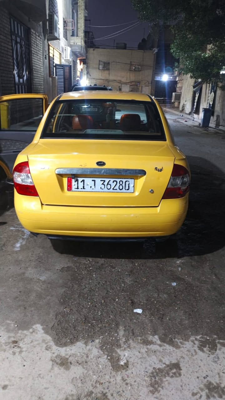 طيبه مديل ١٥ كير ومكينه مكفول لا تنقيص ولا تبخير + بيهه طخات بسيطات كلش ما مبينات بل صوره + كشر كبال عينك+ بيهه ضربه خفيفه بل جاملق الخلفي معمره + تبريد شغال نقصه بس فلاتر + كشنات جلد 
سعر ٣٧ مكان بغداد 
هاتف ***********
