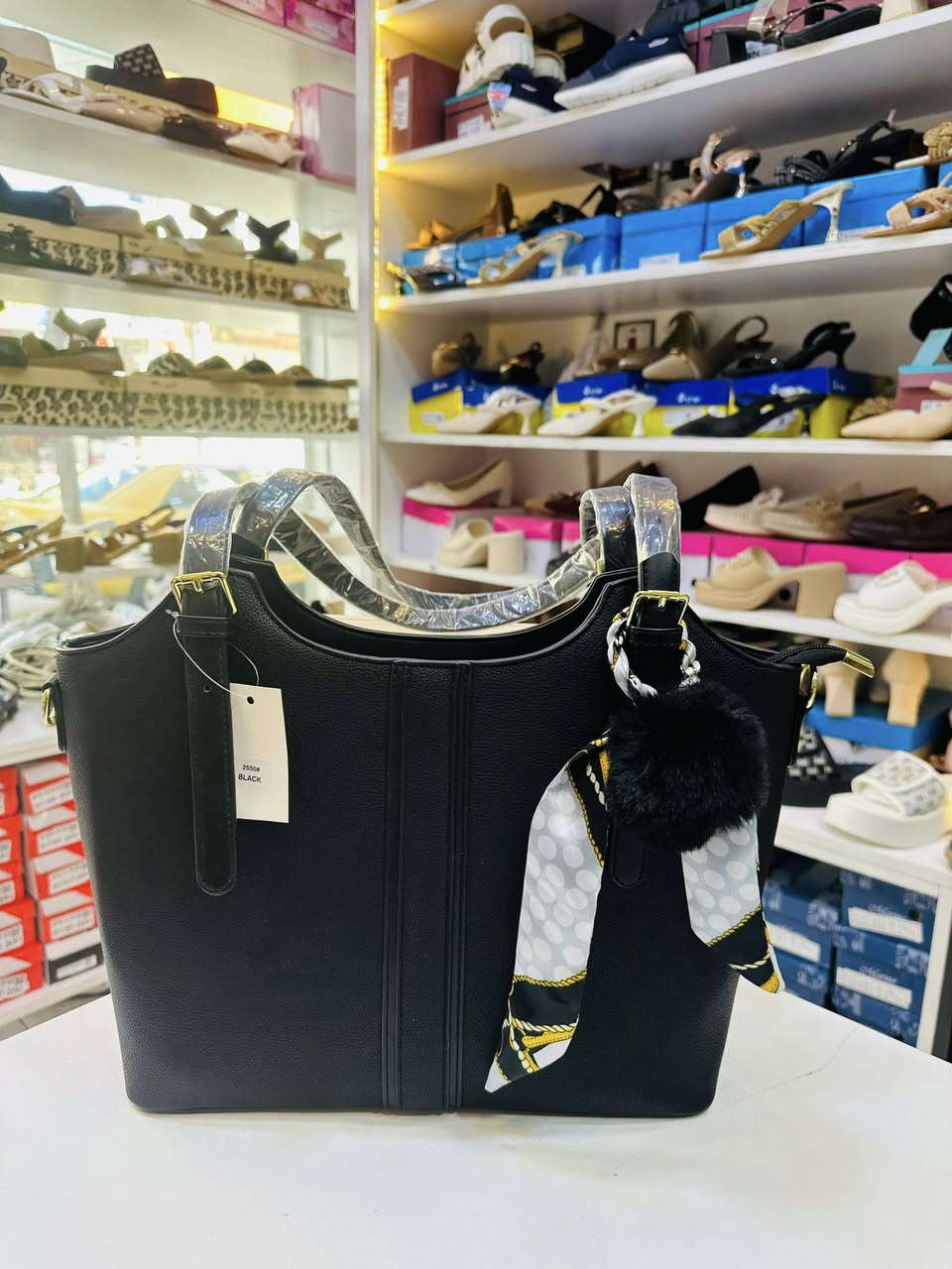 #جدیدنا حقائب حجم وسط و كبير 
#محل #كاردينيا #الحقائب #الاحذيه👢👠🥾🥿👜💼

العنوان خانقين شارع المصرف عماره شاکر رضا مجاور ابو شربت محل کاردینیا✨✨


**إذا كنت صاحب هذا الإعلان وتريد حذفه لأي سبب، رجاءا أرسل رسالة إلى الدعم الفني**