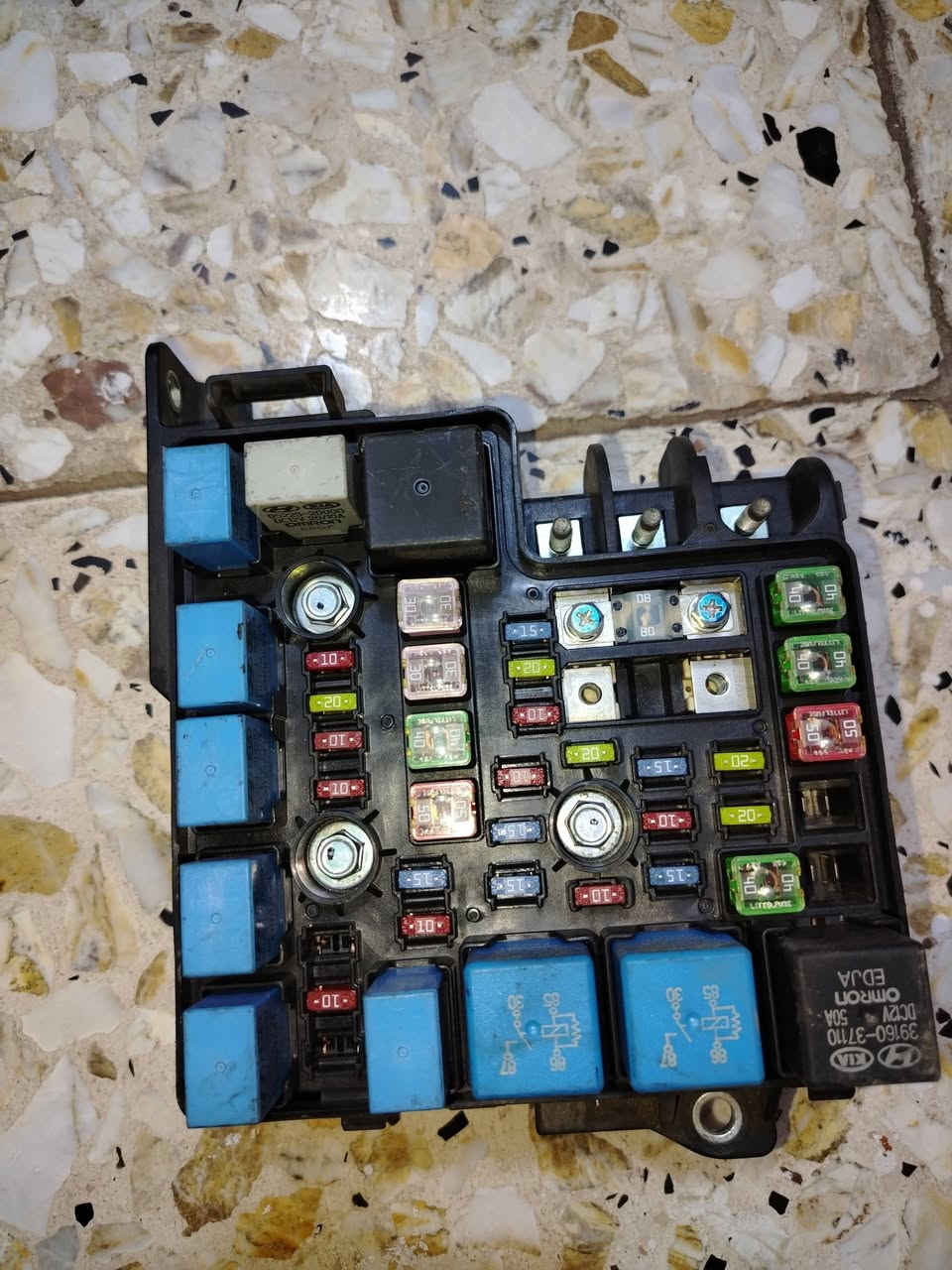 للبيع قاعدة فيوزات نظيفه جدا
شباك النترا
شوته
وجه مسجل
***********
السعر ١٠٠ الف بيه مجال ابيع شلع كلهن
