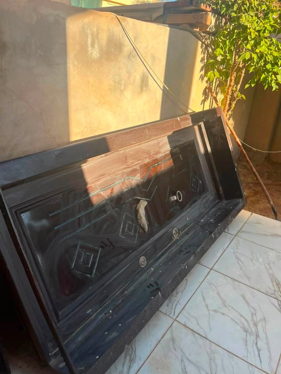 اخوان باب قاصه ثقيل جداً 
للبيع غير مستخدم البيع بسبب كبر الباب السعر معقول 
اني مكلف بالنشر اتصل على رقم صاحب لباب 

***********
