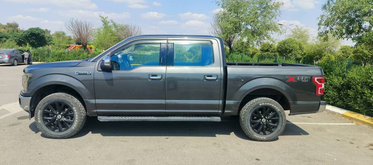 فورد F150 موديل 2020 محرك 5000 باب طويل بدي قصير بدون صبغ بدون ايرباك بدون دواخل حادث طخة خفيفة بالدعامية الامامية جهة السكن فقط خمس انضمة قيادة دفع رباعي كامرة دوارة وكاميرة امامية مانع تصادم ومانع انزلاق ونظام نزول منحدرات هاند بريك بصمة اوتو ستوب شاشة كبير ابل كار بلي لايتات زنون بلادي ماشية 62 الف كم بيها جاملغين وبنيد مفتوحة وراجعين شاديها بدون حادث من جتي من امريكا
*********** أربيل, العراق
