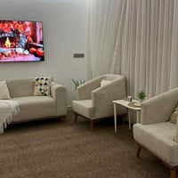 ٨ نفرات • كنب