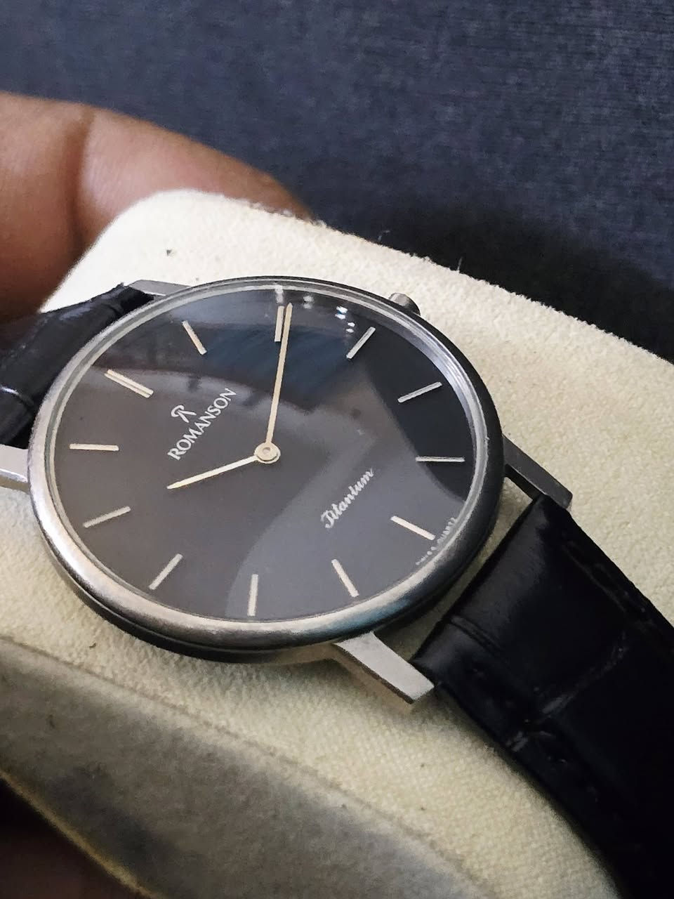 رومانسون تيتانيوم 
سويسري اصلي بطارية 
تيتانيوم بالكامل 
سير جلد  قفل سير تيتانيوم 
جام زفير 
نظيفه جدا 
قشطه سمك قليل 
قطر  ٣٥

٧٠ الف
المكان أربيل 
يوجد توصيل 
Samer Akeel AlJboory 

https://www.tiktok.com/@samerakeelwatch?_r=1&_t=ZS-92XzzfzgLln


**إذا كنت صاحب هذا الإعلان وتريد حذفه لأي سبب، رجاءا أرسل رسالة إلى الدعم الفني**