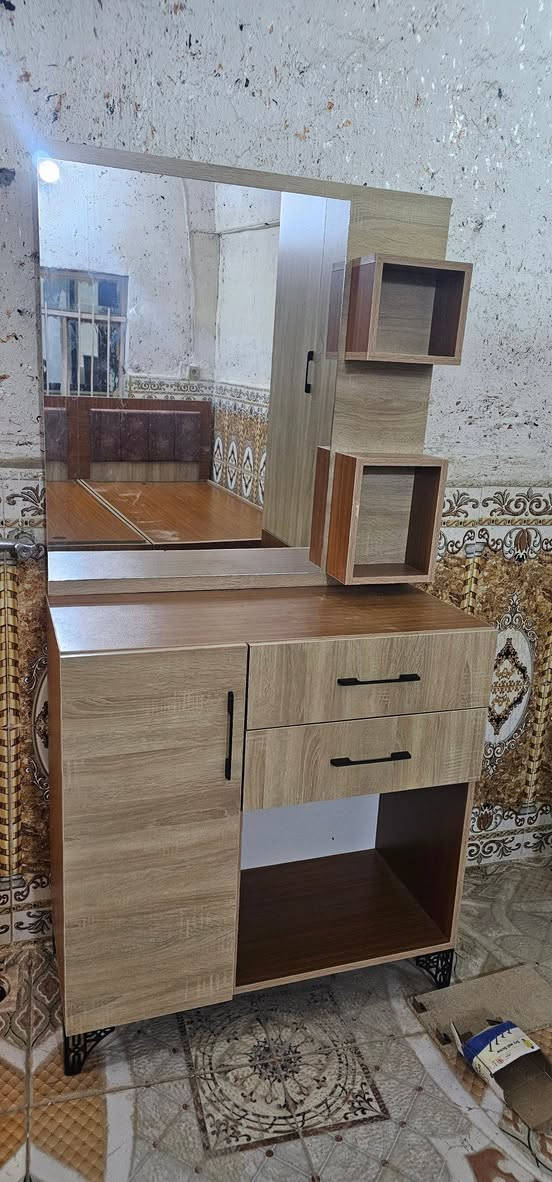 مرحبا اشتري وابيع كافة الأثاث المنزلي المستخدم النضيف واتس ***********
