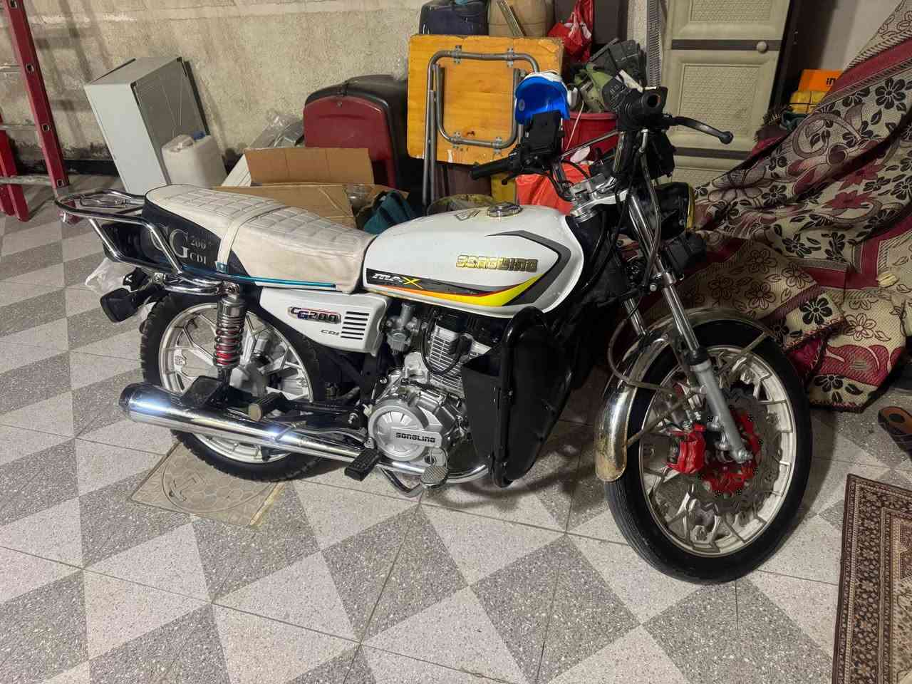 مرخصت الادمن دراجه ايراني موديل ٢٥للبيع مكاني الشعب حي البساتين دراجه نصيفه ومرتبه واضملك محركه درجه اولا ول دراجه مملعوب بيه امانت الله غير بس للبنجرجي طابه نواقصه واير مال كيلو متر وأشاره اليمنه الاماميه بتي كسرته سعر الدراجه ٧٥٠وبيه مجال للطيبين Colombo, Sri Lanka


**إذا كنت صاحب هذا الإعلان وتريد حذفه لأي سبب، رجاءا أرسل رسالة إلى الدعم الفني**