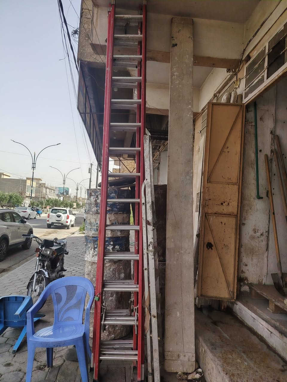 السلام عليكم
سكله كامله للبيع

المكان كوت / دور العمال شارع السكلات

25 قفص

5همرات

3 درين برينه 

2 كسار

5 كوسرات

2 مولدات
2 تاروسات هوا

1 حادله 

6 عرباين

5 براميل سكله

7 براميل ماي

2 درج كهرباء

2 درج مثلث

3 سيار

5 درابات ابو 3

او قزمات او عفريت

الاستفسار الاتصال عل رقم

***********
