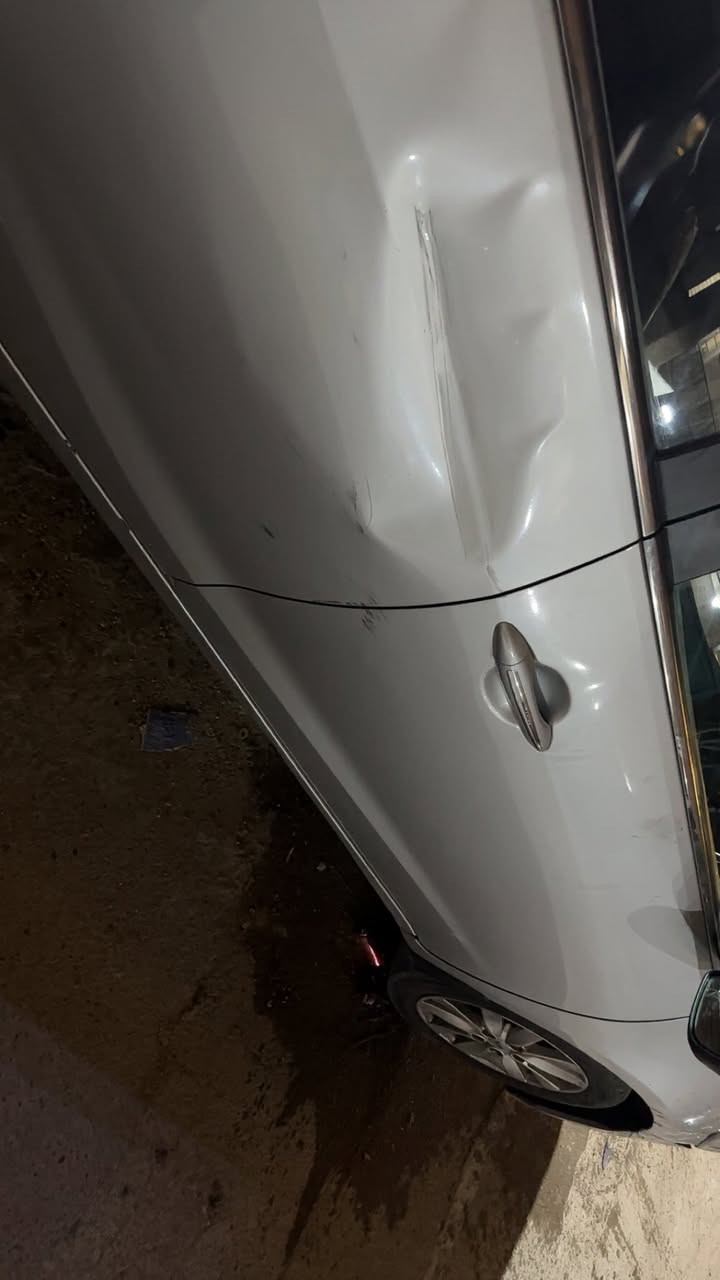 سيراتو 2016 خليجي تفيد
لليريد يشتغل تكسي بيها

اقتصاديه كلش ماشيه 68 الف

بس بنسبه السياره مبين

ضرباتها بصور مثل مموضح

وبيها مجال للشراي

***********
سعرهه 110
