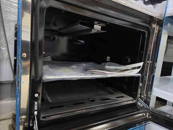 طباخ غازي 4 عيون من شركة كراون
_  جسم معدني بالكامل
 من البورسلين المطلي بالمينا 
_مع غطاء مقاوم للغبار مطلي بالرش 
_ مكون من طابقين مناسبة لخزن وترتيب اغراض المطبخ 
_ 4 عيون من المعدن مختلفة الاحجام 
_ يتم تشغيله عن طريق موقد الغاز،
_ يمكن التحكم بارتفاع وانخفاض الحرارة بسهولة من خلال مقابض الخاصة
💯 متوفر الاقصاد على فترة ١٠ اشهر بقصد جدا مريح 💯
⚠️ الاقصاد يشمل حاملين بطاقة الرافدين حصرا ⚠️
🌹 (الموظف المدني / الموظف العسكري / موظفين الدولة) 🌹
✳️  اهلا وسهلا بكم 🌹
✳️المعرض مفتوح يوميا من 
الساعة 8 صباحا ولغاية ال 9 مساء
✳️الناصريه/ اريدو/سوك اريدو/شارع المستوصف 
✳️ للطلب او للاستفسار
✳️ يرجى مراجعة الصفحة
✳️او التصال على ☎️
*********** /ابو زهراء 
***********/المجمع
#مجمع_العفاف_للأجهزه_الكهربائي
