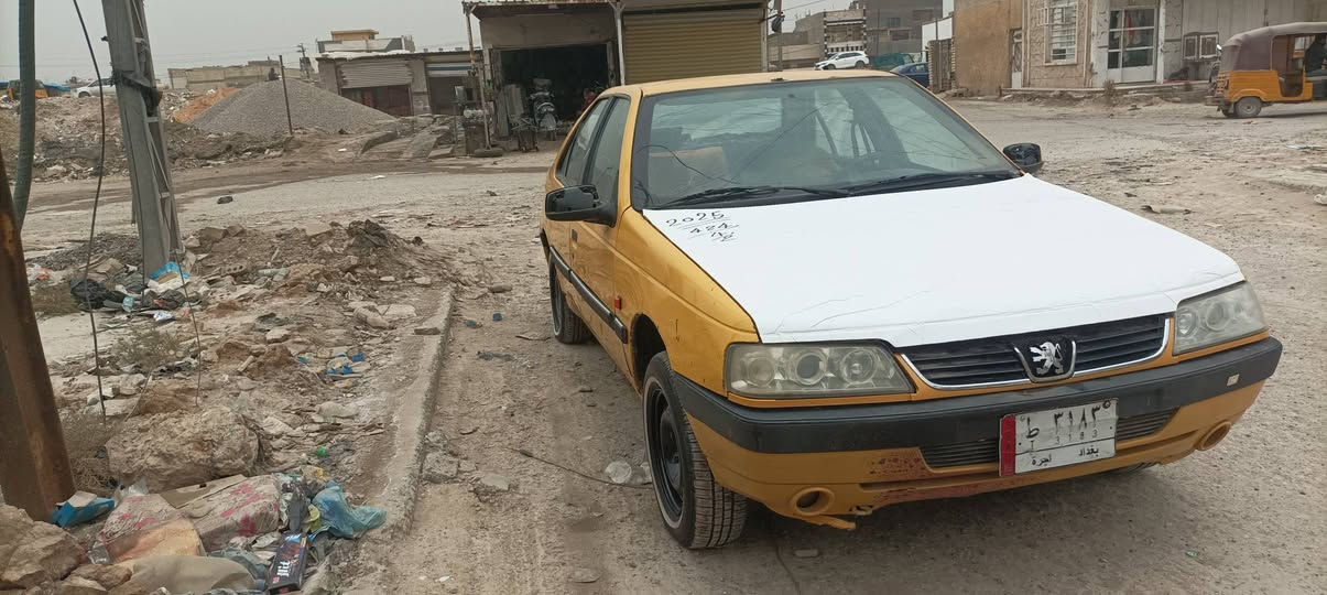 بيجو جيلكس موديل 2009 السياره مكفوله من ضربه والصبغ عده طخه يم باب سايق مكينه جديده تجفيت عام عينه وصينيه جديد كامله السياره عليهه هيئه 375  وسنويه ساقطه سعره 18 قفل استلم صافي لحد يخابر ويكول تفاصيله كلهن مذكورات 
*********** مكاني بغداد الشعب
