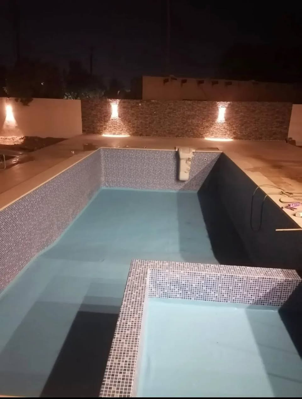 السلام عليكم
شركة متعهدة في بناء المسابح وكالة وضمان عشر سنوات
وداعآ للفايبر اكلاس شغل درجة أولى
سرعة الإنجاز والعمل  مقاولات عامة أيضآ ماعليك غير الاتصال
على الأرقام التالية عن أي استفسار اأتصل وتدلل
***********
***********
