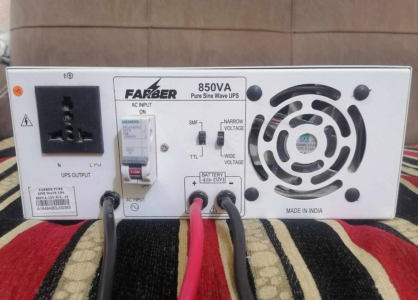 عاكسة ب 60 بلاش
***********
