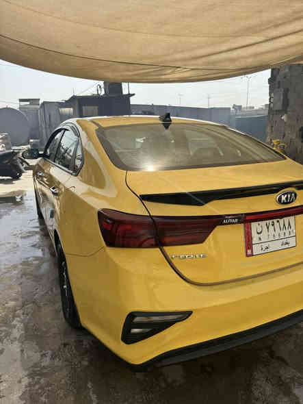 السلام عليكم 
فورتي موديل 2019 
السياره جاهزه كير مكينه تبريد صدر كلها جاهزه 
بيها جاملغ وشويه بل باب ولباقي مابي وصور الحادث مرفوقه بل منشور مواصفاتها عاديه تدفأه كشنات تدفىه مقود تحديد مسار الرادارات كلها كامله اي رادار ممشيول 
رقمها بغداد 
سعرها 125 وبيها مجال بسيط 
(***********))***********)رقمي
