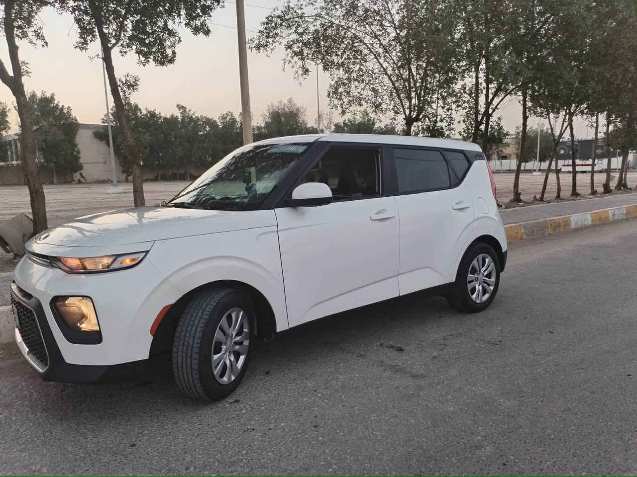 صول موديل ٢٢امريكي 
 يوجد صور الحادث 
رقم بابل سنوية جديدة قبل اشهر 
165$سعرها بيه مجال قليل

مواصفات 
فول مواصفات عدا الفتحة 
موديل ٢٢
محرك مكفوله وكير مكفول تبريد كله 
رادار بل مري 
تحديد مسار 
دشبول الكتروني 
شاشة كامرا 
تحكم استيرن 
انطمه قيادة 
سيارة كلش نظيفة مرتبته عل ايدي
مكاني مركز الحلة واتواجد هم بغداد لي يريد يشوفها

***********
