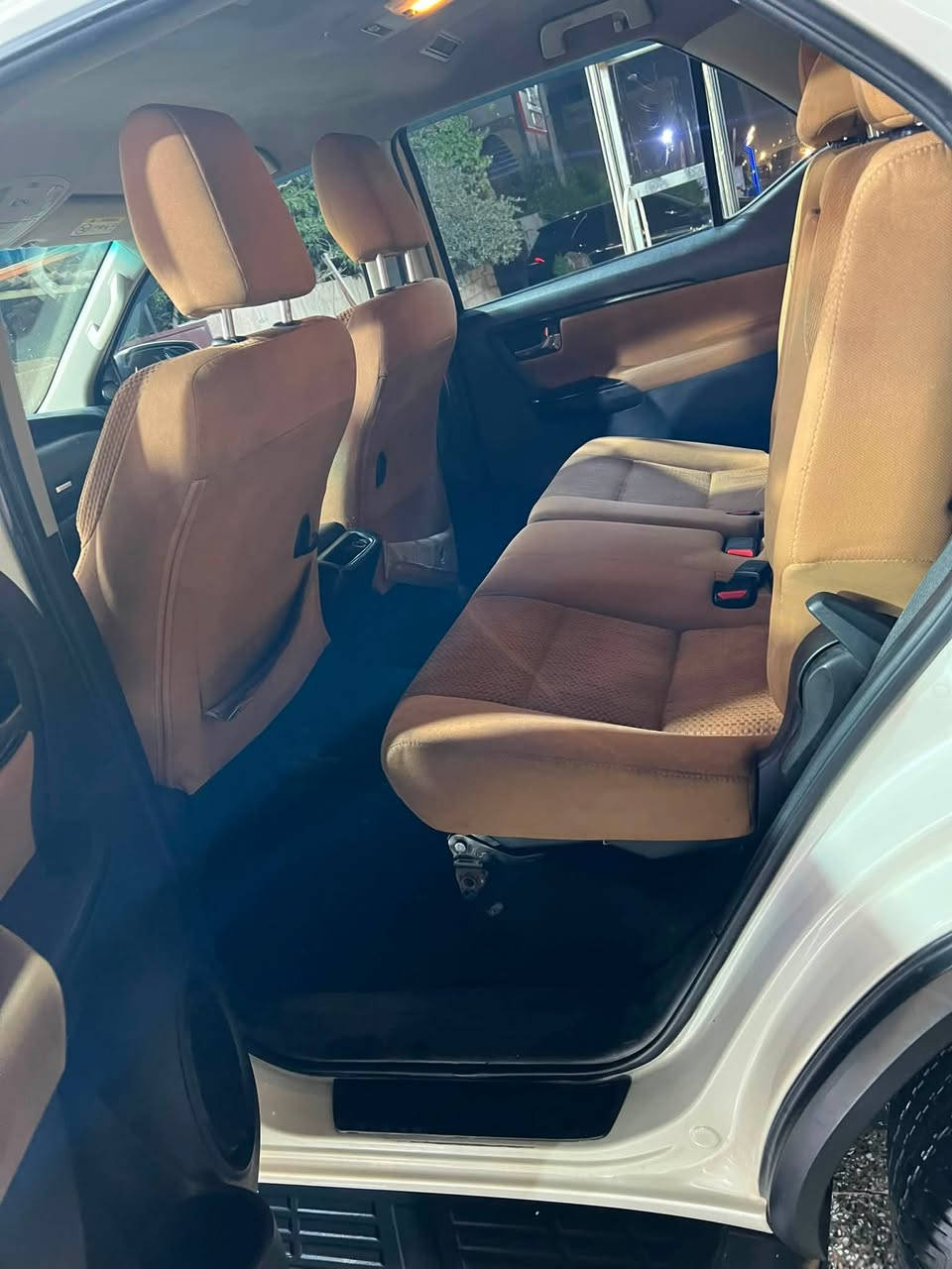 فورتشنر. ٢٠٢٠    بغداد 
اربعه سلندر
سبعة. راكب 
تبريد ثلاث قطع 
فور ويل 
مودات القيادة. سبورت + ايكوليجي
عمية فقط حساس خلفي ومرايات شفط 
مكفولة  / ما بيها بارد ضررها فقط الي طالع بالصور من ضربات بالكشر موجودة السياره بغداد جكوك للبيع او المراوس معروضه ٣ شدات وعشرين 
***********
