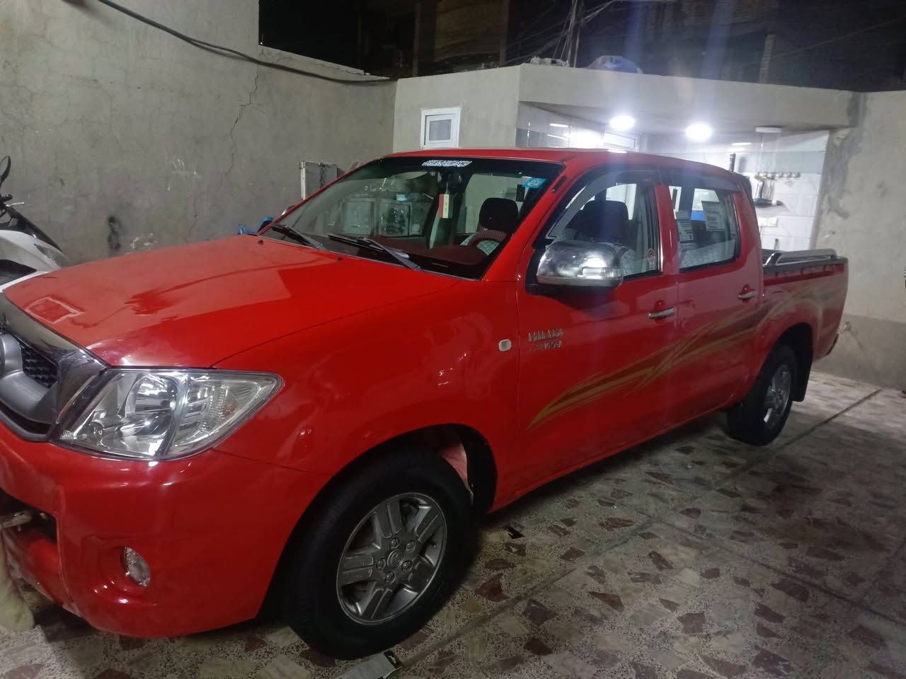 سلام عليكم للبيع بيكم هايلوكس .2010 كويتي. اصل .رقم بغداد Eجديد ..  السياره مكفوله من الضربه والكص والتبديل 
والصبغ عده شويه بل باب. و.  وره راكب من جوه فقط ....
مكينه وكير جدد ..              صدر امامي و خلفي جديد ...
تخم تأير جديد ...   دواخل شركه جديده.   . شاصي 19 ..
تبريد ثلج .🥶.                 كهربائيات كله شغال 😎 
سياره جاهزه خير من الله. مال بيت ..      مكاني بغداد ❤️
📞الرقم ***********.        تحويل مباشر بسمك 😇 
غير متواجد عل نت 😉.             اتصل واني خادم 😇
