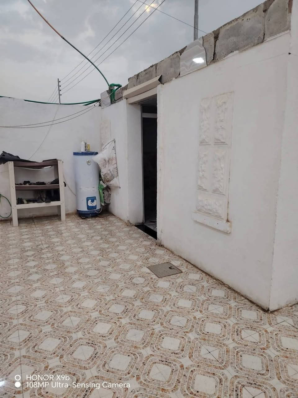 🏡 بيت للبيع في الرمادي – 5كيلو
📍 نزلت الشراع قرب على مدرسه الصين 
🔹 المساحة: 200 متر
🔹 طابو صرف
🔹 شارع 10 متر
🔹بصف ركن 
✅ الطابق واحد 
غرفتين + استقبال + صالة + مطبخ حار وبارد + صحيات داخل وخارج

📞 للاستفسار  ***********
