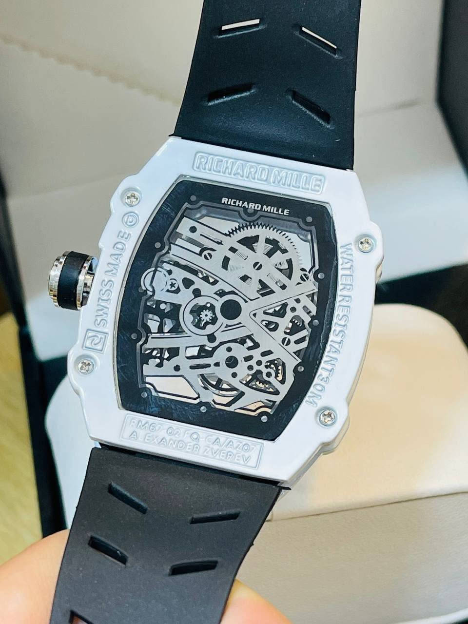 ساعة ريتشارد ميل - Richard Mille ✅
- تصميم رياضي فاخر
- مكينة كوارتز ماطور
- هيكل اكرلك و زجاج ضد الخدش
- وزن الساعة 66 غرام
- القطر 43mm
- مقاومة للماء
- سير ربر مريح لليد
السعر : 25 ألف


**إذا كنت صاحب هذا الإعلان وتريد حذفه لأي سبب، رجاءا أرسل رسالة إلى الدعم الفني**