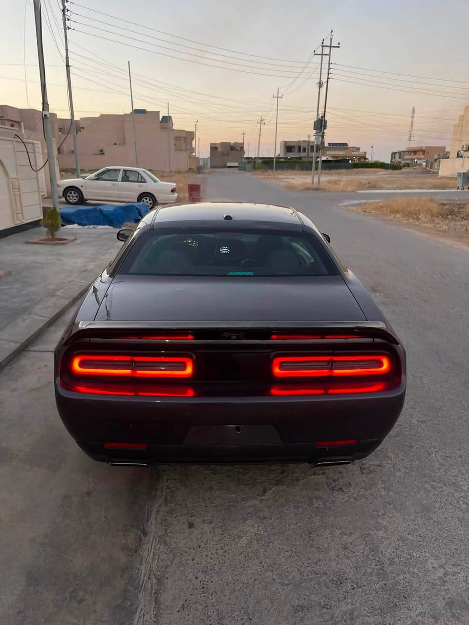 يا الله 
السلام عليكم .. 
جالنجر 2015 SXT
رقم بغداد دولي 
كير محرك اكسل تبريد كفالة 
صدر امامي جديد 
ماشية 92 ميل 
ويل نجمة ابو الخسفة القوية تو سايز 
عليها اكس بايب وبرمجة مراوح وبانزين 
 حماوتك متعبر الـ92 
صبغ 4 قطع 
السعر 125 وبيها مجال 
مكان السياره صلاح الدين مجمع الدور 
للتواصل ***********
