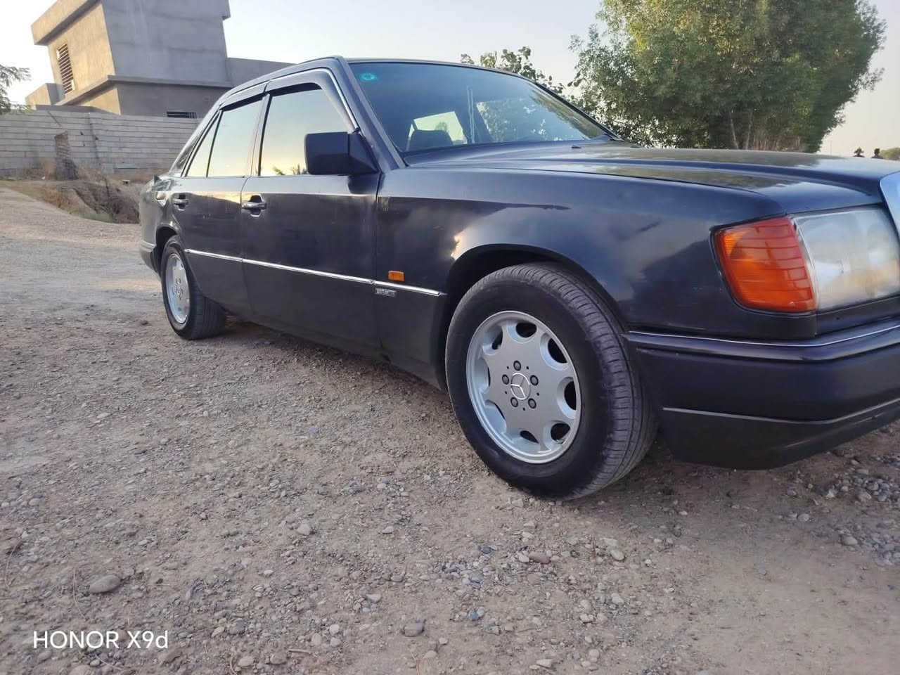السلام عليكم مارسدس دب موديل 92 بيها مكينه 3000بطه غاز بانزين
تبريد شغال غرفه حلوه لايت جديد محوره زنون تخم تاير باتري جديد
صدر امامي خلفلي جديد
السياره بدون صبغ صبغتها الابلادي
بيها بعض الاخياسات صلحتهن توني دعاميات زوج جدد توني شادلهه فيت بم جديد فلتر جديد السعر 55وبيها مجال
رقمي ***********
مكاني بغداد او ديالى
