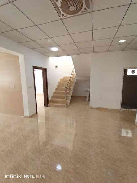 سلام عليكم بيت للبيع اربيل شقلاوة مجمع روارا مساحه 160 متر غرفتين نوم صاله و حولي  ومطبخ صحيات كراج حديقه يسجل بأسم كل من يحمل الجنسيه العراقيه خدمات كهرباء ماء موجود السعر (3) دفاتر و (95) ورقه وبي مجال 
 للإستفسار على الرقم *********** 
متواجد واتساب ملاحظه البيت بأسمي
