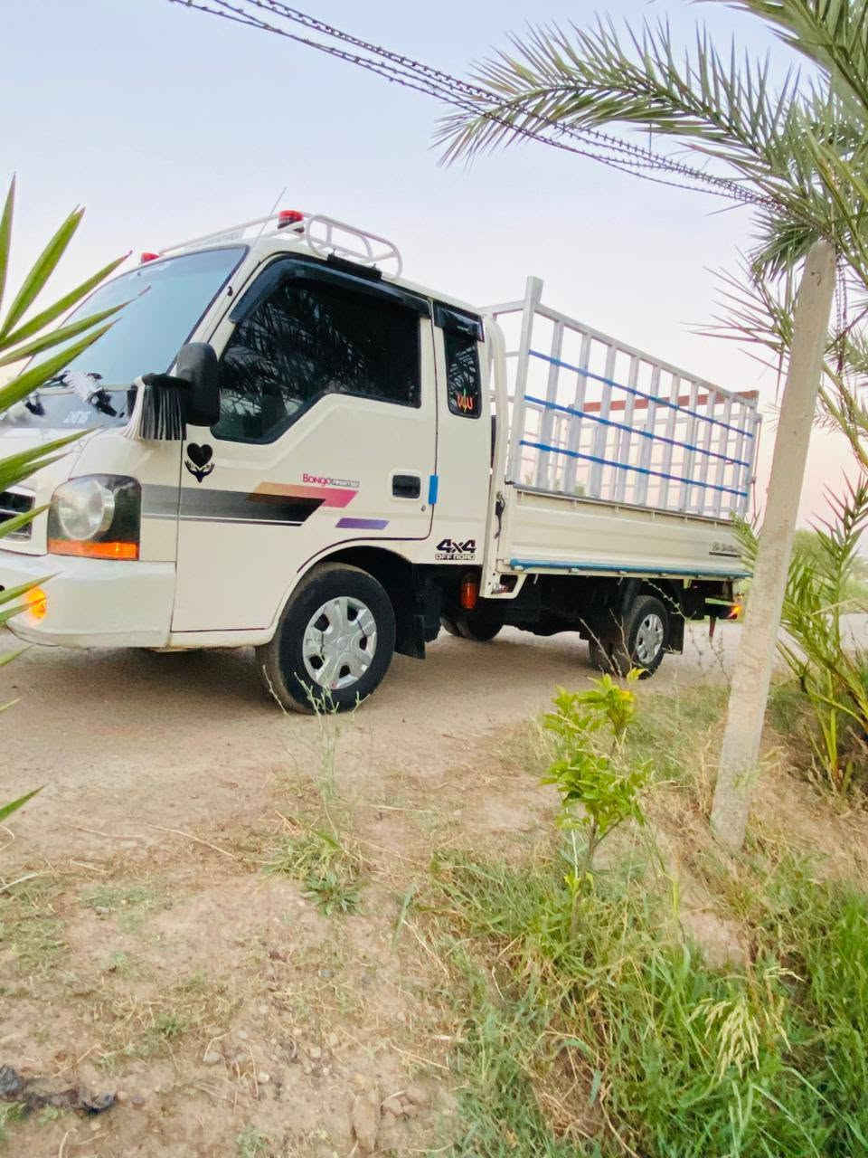 سلام عليكم لبيع كيه ام عيون موديل 2000 رقم بغداد تحويل مباشر سنويه ال27 مكينه كير شاصي كسل مكفول كهربائية كلهة شغالة صدرامامي وخلفي جديد دوشمه جديده  المكان اطراف التاجي لاتصال ***********
