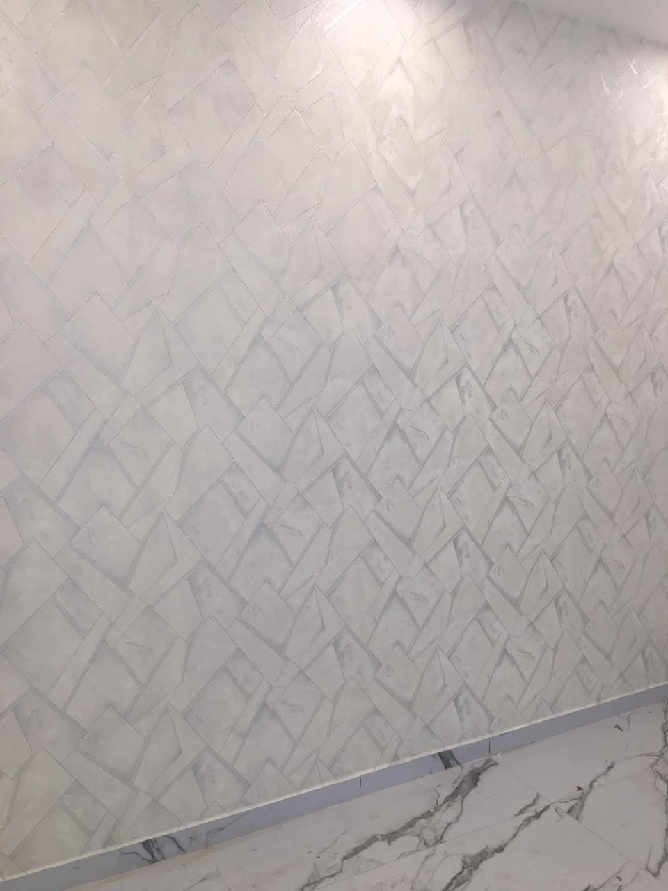 حوّل بيتك إلى تحفة فنية مع ورق الجدران ثلاثي الأبعاد (3D) 
نقدم لكم تنفيذ ورق الجدران الحديث بمواد من مناشئ عالمية رصينة وبأيدي كادر محترف يضمن الدقة، النظافة، والمتانة في التنفيذ.
تصاميم عصرية تضيف فخامة وجمال لكل غرفة في بيتك.
✔ جودة عالية
✔ تنفيذ دقيق ونظيف
✔ أسعار مناسبة
📞 للاستفسار والحجز:
***********
***********
