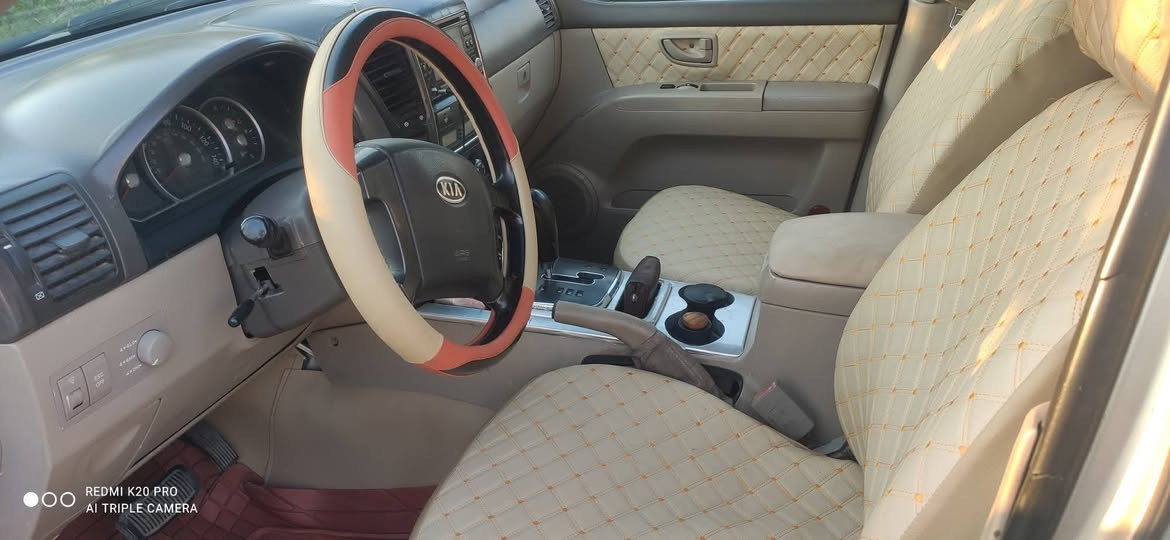 السلام عليكم
سورينتو رقم ذي قار موديل 2008  حجم المكينة 3800 6V كير ومحرك كفاله بيها بارد رايدها 83 وبيها مجال الاستفسار الاتصال ***********
