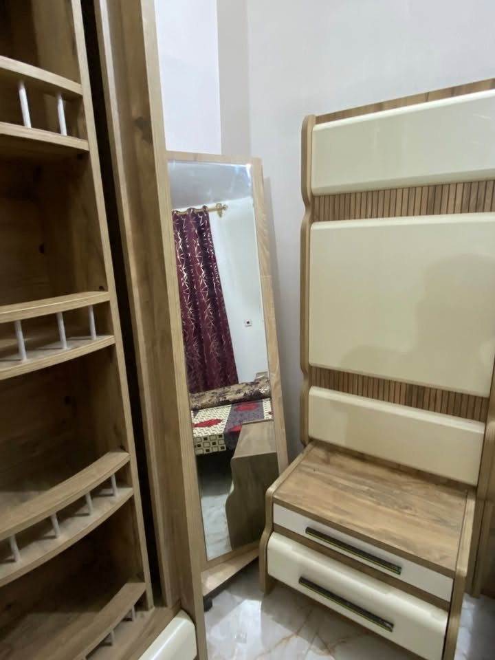 غرفة نوم تركية اصلية ٧ قطع استخدام قليل للبيع مكان الحلة السعر ٦٠٠ وبيها مجال واتساب ***********
