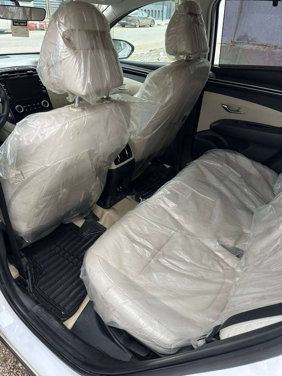 السلام عليكم
السعر 215 وبيه مجال 

توسان  2024

كفال عامه  

بارد خفيف بيه 

ماشية :: 18الف كيلو متر

مواصفات فول عدا البانوراما 

مفتاح بصمه 

تشغيل عن بعد  ‎

بصمه + بصمه ابواب

هاند بريك بصمه 

اشارة ترحيب

كامره دواره

كشنات مخمل 

‏‎دشبول شاشه 

مري شفط

تحكمات استيرن

‏‎تبريد قطعتين 

‏‎حساس امامي 

‏‎حساس خلفي 

‏‎درايف مود 

‏‎شاحن موبايل 

‏‎مقاعد امامية كهرباء 

‏‎بردات أبواب خلفية 

مكان السيارة / نجف 

للاستفسار

***********
***********
